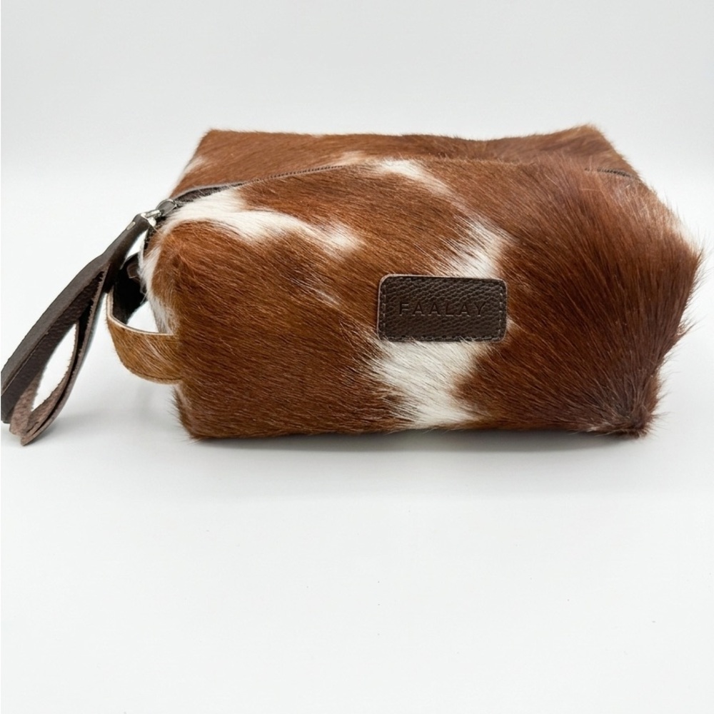 Baalay Hairon Toiletry Bag